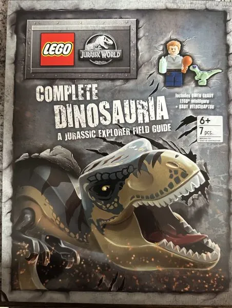 Jurassic World - Complete Dinosauria: A Jurassic Explorer Field Guide (Hardcover)