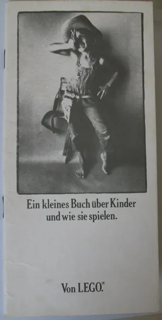 Ein kleines Buch über Kinder und wie sie spielen. (A Little Book About Children and Play - German) (97515-Ty)