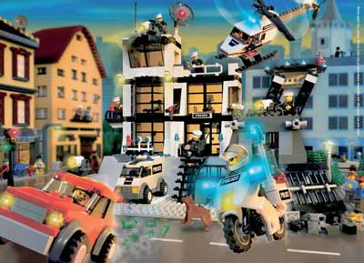 Ravensburger, City Police in Town Puzzle (includes minifigure and LEGO elements)