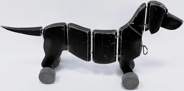 Wooden Pull-Along - Dachshund, Large, Beautiful, Segmented {Gravhund, stor, smuk, leddelt}