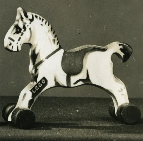 Wooden Pull-Along - Horse Large (Series 16) {Hest Stor}