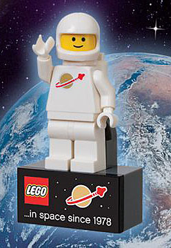 Magnet Set, Minifigure Classic Space White Figure - with '...in space since 1978' Base