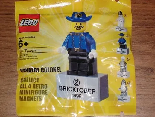 Magnet Set, Minifigure Cavalry Colonel - with 2 x 4 Brick Base (Bricktober Week 2) polybag