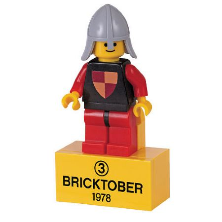 Magnet Set, Minifigure Retro Classic Knight - with 2 x 4 Brick Base (Bricktober Week 3) polybag
