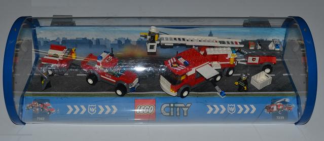 Display Assembled Set, City Sets 7239 and 7942 in Plastic Case