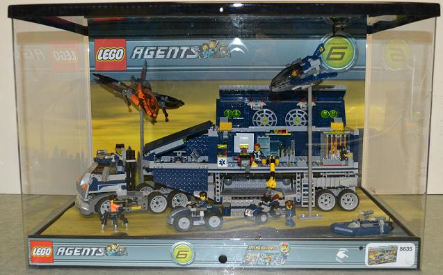 Display Assembled Set, Agents Set 8635 in Plastic Case with Light