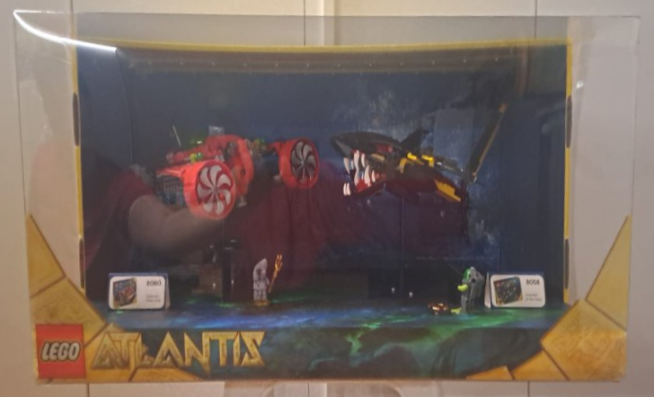 Display Assembled Set, Atlantis Sets 8058 and 8060 in Plastic Case with Light