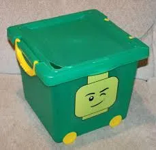 Square Stacking Basket with Lid and Wheels 21.5 qt (Minifigure Head Winking)