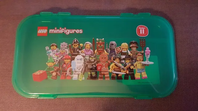 Minifigures Storage Case with Collectible Minifigures Series 11 Pattern