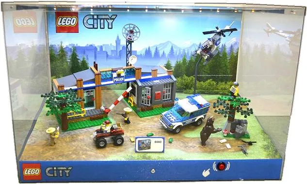 Display Assembled Set, City Set 4440 in Plastic Case with Light and Sound