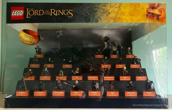 Display Assembled Minifigures, The Lord of the Rings, 25 Minifigures and Shelob from Sets 9469, 9470, 9471, 9473, 9474, and 9476