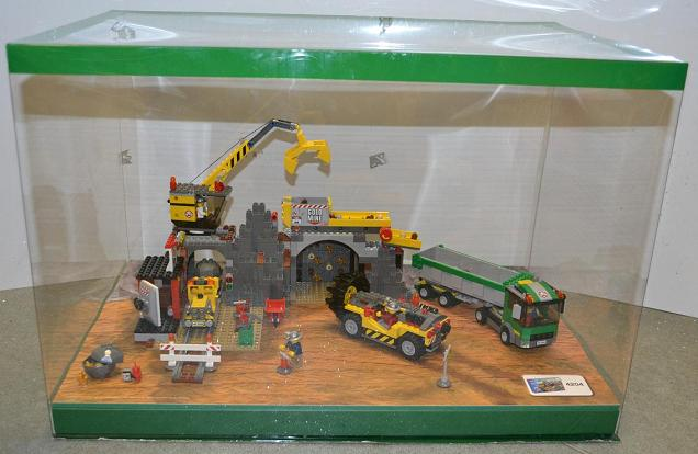 Display Assembled Set, City Set 4204 in Plastic Case