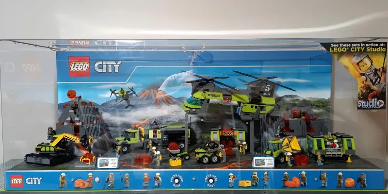 Display Assembled Set, City Sets 60124 and 60125 in Plastic Case