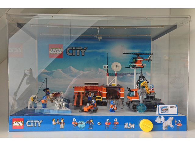 Display Assembled Set, City Set 60036 in Plastic Case with Light and Sound