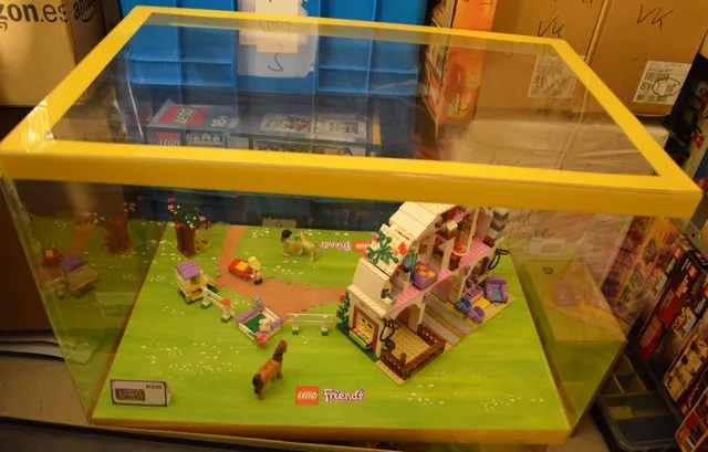 Display Assembled Set, Friends Set 41039 in Plastic Case