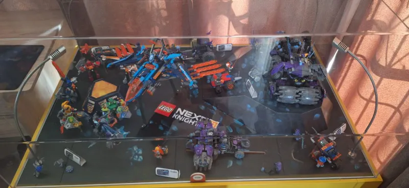 Display Assembled Set, NEXO KNIGHTS Sets 70347, 70348, 70349, 70350, 70351, 70352, 70362, 70363, 70364, 70365, 70366 in Large Plastic Case