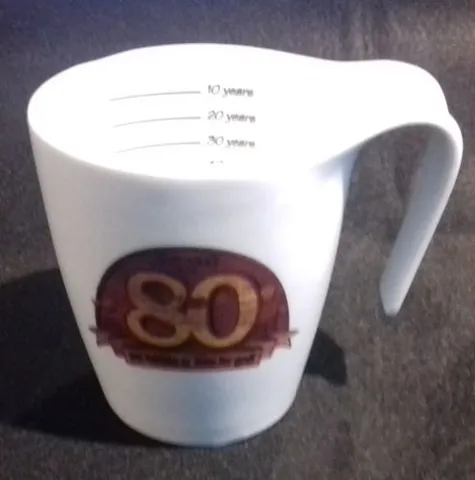 Cup / Mug '80' and 'Det bedste er ikke for Godt' with 80 Years List Measurements on Inside