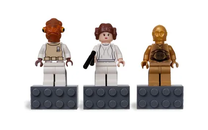 Magnet Set, Minifigures SW (3) - C-3PO, Princess Leia, Admiral Ackbar - with 2 x 4 Brick Bases blister pack