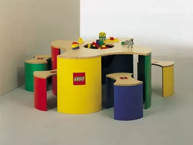 Playtable, 4 chairs, and 92 Duplo bricks
