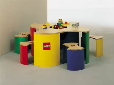 Playtable, 4 chairs, and 92 Duplo bricks