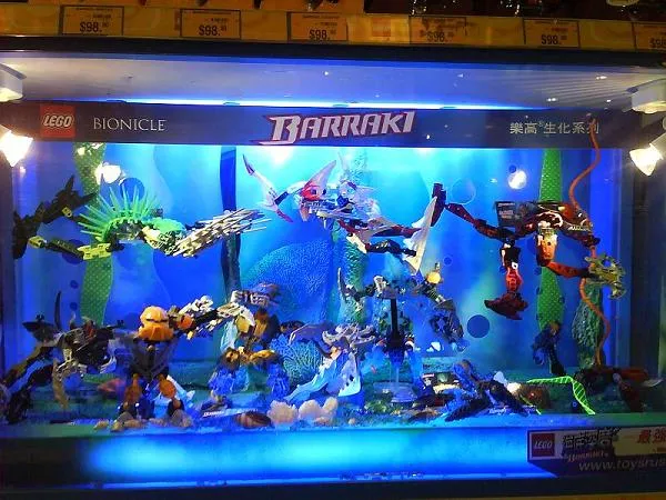 Display Assembled Set, Large Plastic Case Light and Sound with Bionicle Barraki (shows 8916, 8917, 8918, 8919, 8920, 8921, 8930, 8931, 8932)