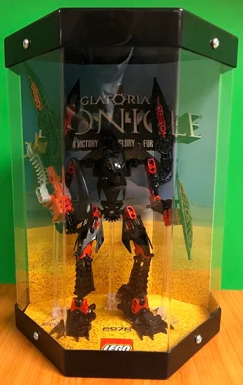 Display Assembled Set, Small Plastic Case with Bionicle Glatorian (shows 8978)