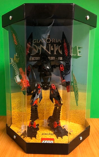 Display Assembled Set, Small Plastic Case with Bionicle Glatorian (shows 8978)