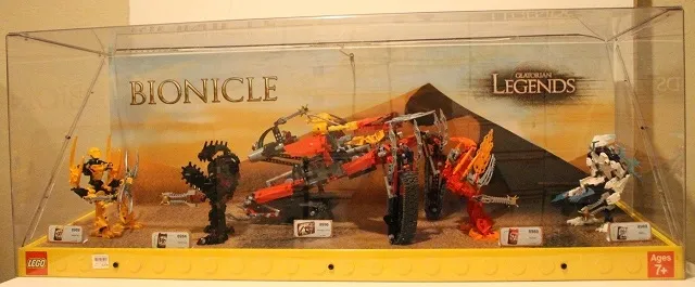 Display Assembled Set, Large Plastic Case Light and Sound with Bionicle Glatorian Legends, Skopio XV-1 (shows 8984, 8985, 8988, 8989, 8996)