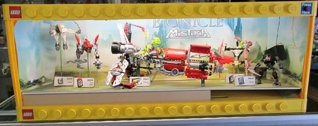 Display Assembled Set, Large Plastic Case Light and Sound with Bionicle Mistika, Matoran, Axalara T9 (shows 8689, 8694, 8943, 8945, 8949)