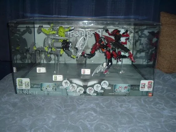 Display Assembled Set, Large Plastic Case Light and Sound with Bionicle Phantoka, Toa Lewa, Tanma, Antroz, Radiak (shows 8686, 8691, 8944, 8947)