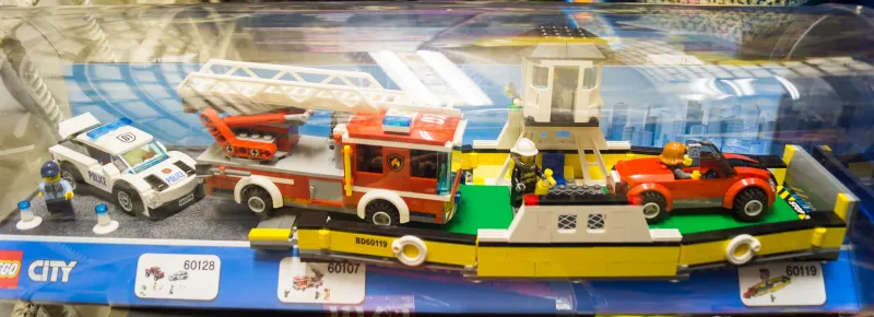 Display Assembled Set, City Sets 60128, 60107, 60119 in Plastic Case