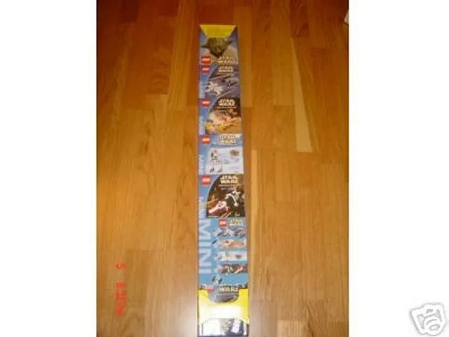 Display Gravity Feeder, Cardboard with Images of Sets from Star Wars Mini Kit 1