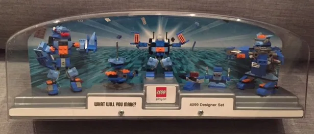 Display Assembled Set, Small Plastic Case - 4099 Robobots