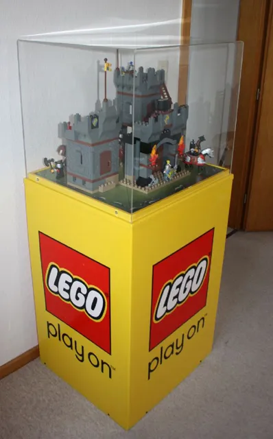 Display Assembled Set, Duplo Castle 4777 in Plastic Case