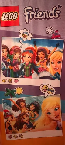 Display Flag Cloth, Friends, 5 Friends in 2 Photos with Emojis