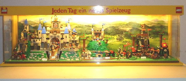 Display Assembled Set, Large Plastic Case Light with Knights Kingdom I (shows 6094, 6095, 6096, 6098)