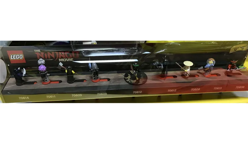 Display Assembled Minifigures, The LEGO NINJAGO Movie on Turntables in Plastic Case