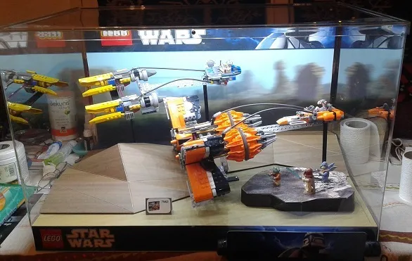 Display Assembled Set, Large Plastic Case for Star Wars Episode I with Light (shows 7962)