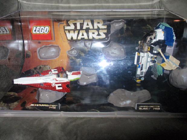 Display Assembled Set, Large Plastic Case for Star Wars Episode II (shows 7143 and 7153)