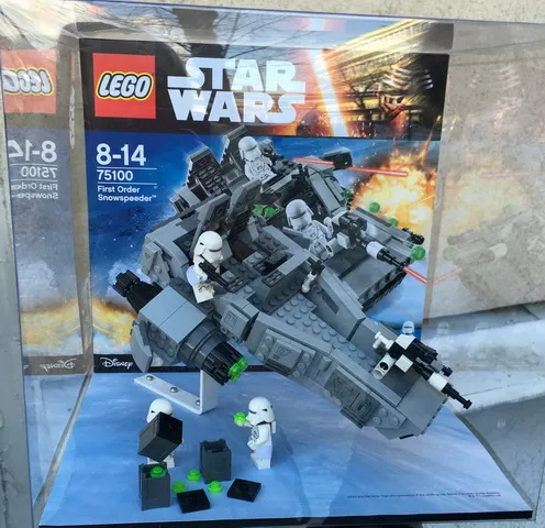 Display Assembled Set, Star Wars Set 75100 in Plastic Case