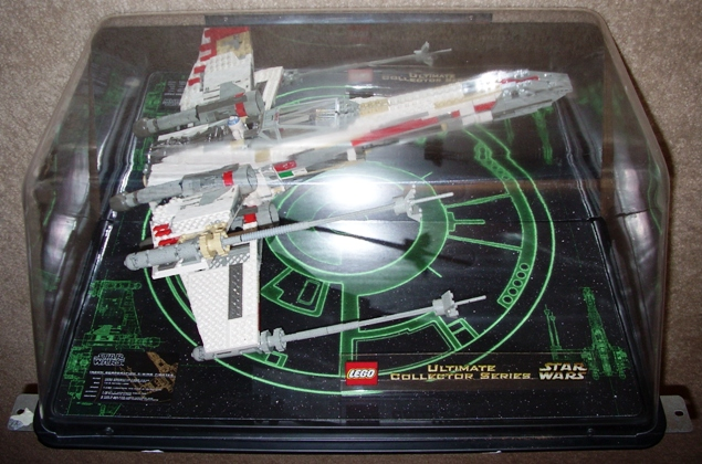 Display Assembled Set, Large Plastic Case with UCS X-wing Half, Mirrored Backing (shows 7191)