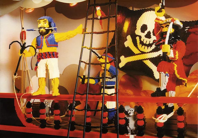 Birthday Card - Exclusive for UK Lego Builders Club - Year Unknown (Pirates)