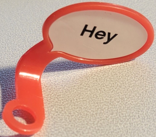 Minifigure Speech Bubble, Smooth Edge, Left with 'Hey' Pattern (Sticker) - Gear 81087