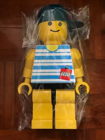 Display Figure 7in x 11in x 19in (Safe Guard Boy)