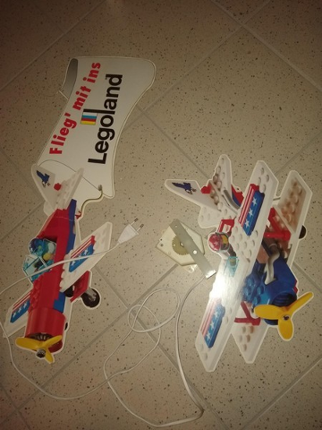 Display Sign Hanging Town Set 6345 Airplanes with 'Flieg' mit ins Legoland' and Motor