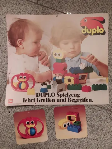 Display Sign hanging, Duplo 'DUPLO Spielzeug lehrt Greifen und Begreifen' (93531-D)