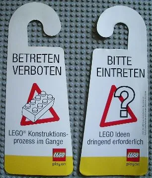 Door Hanger (Cardboard) Double-Sided, BITTE EINTRETEN LEGO Ideen dringend erforderlich / BETRETEN VERBOTEN LEGO Konstruktionsprozess im Gange