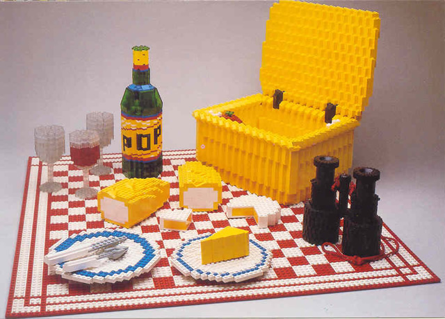 Postcard - The ART of LEGO - Picnic Hamper