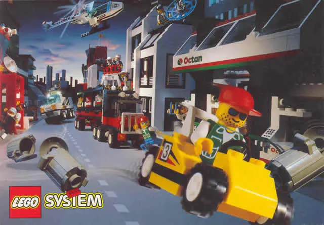 Postcard - Town Various Sets - Car Chase Scene