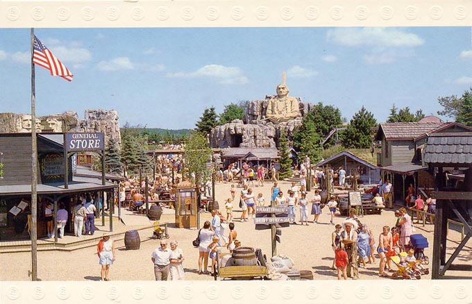 Postcard - Legoland Parks, Legoland Billund - LEGOREDO, Town